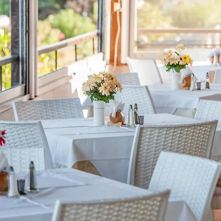 מלון Porto Skala Village 4*