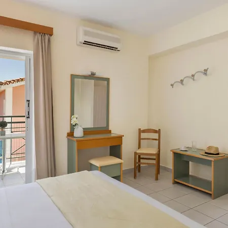 Porto Skala Village ホテル