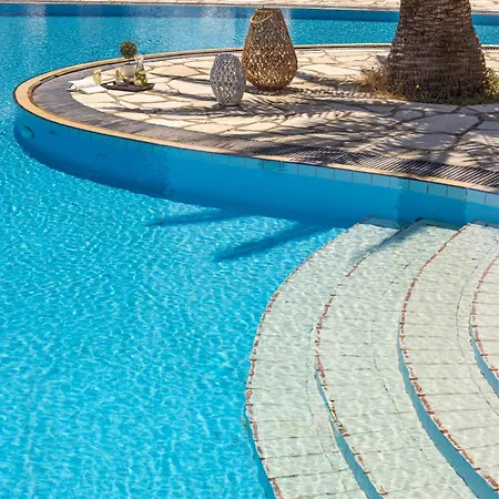 Porto Skala Village فندق 4*
